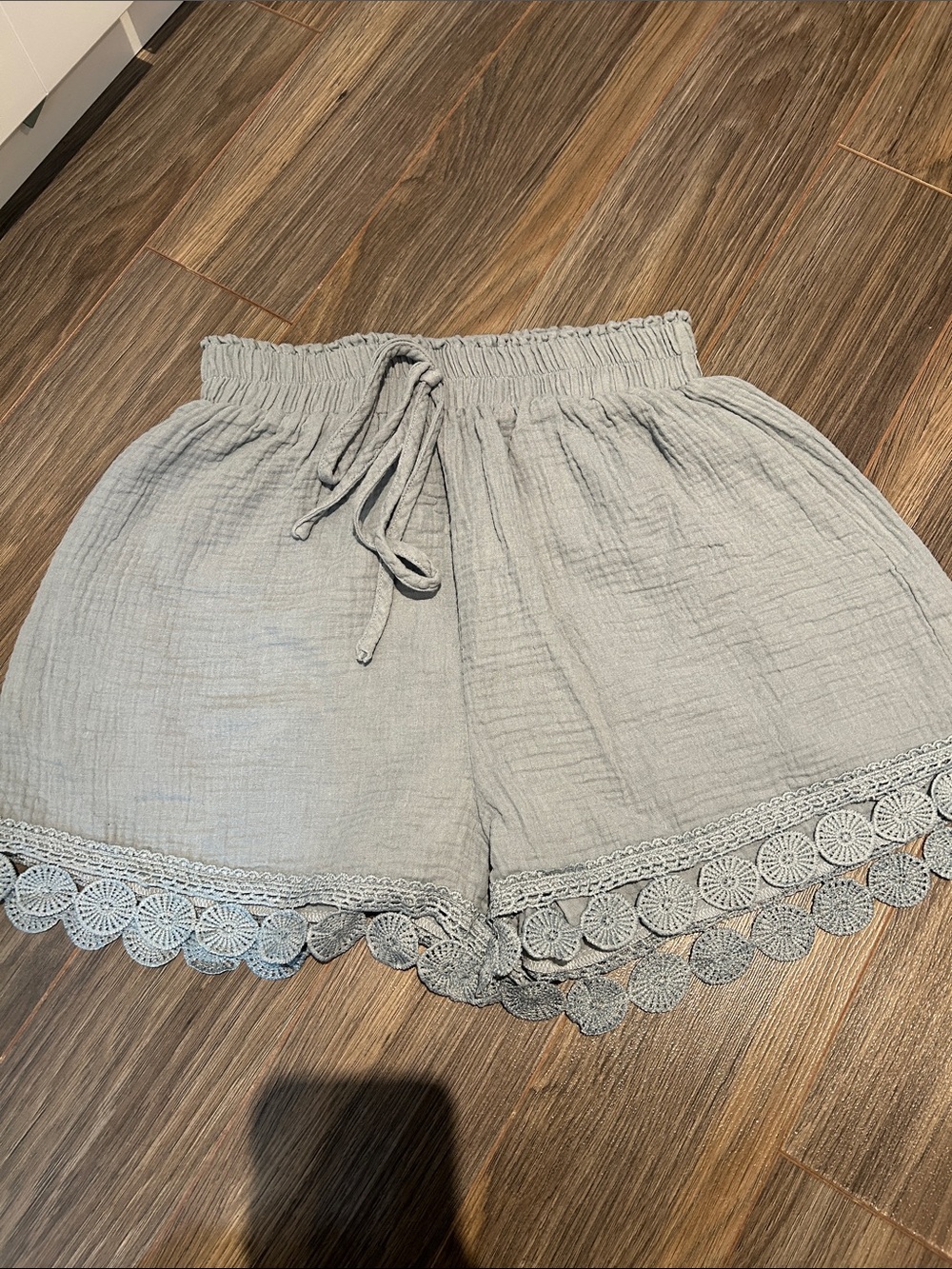Women's Light Gray/khaki Crochet-Hem Drawstring Shorts